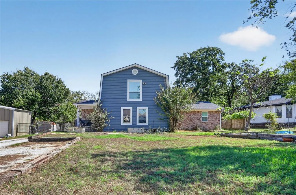 416 Cedarwood Street, Azle
