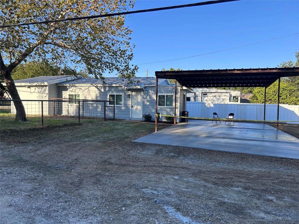 248 Waupoo Trail, Whitney