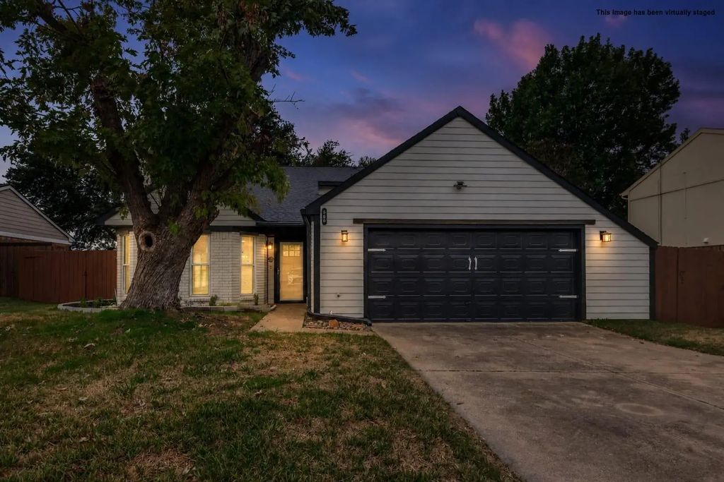 506 Caraway Lane, Euless