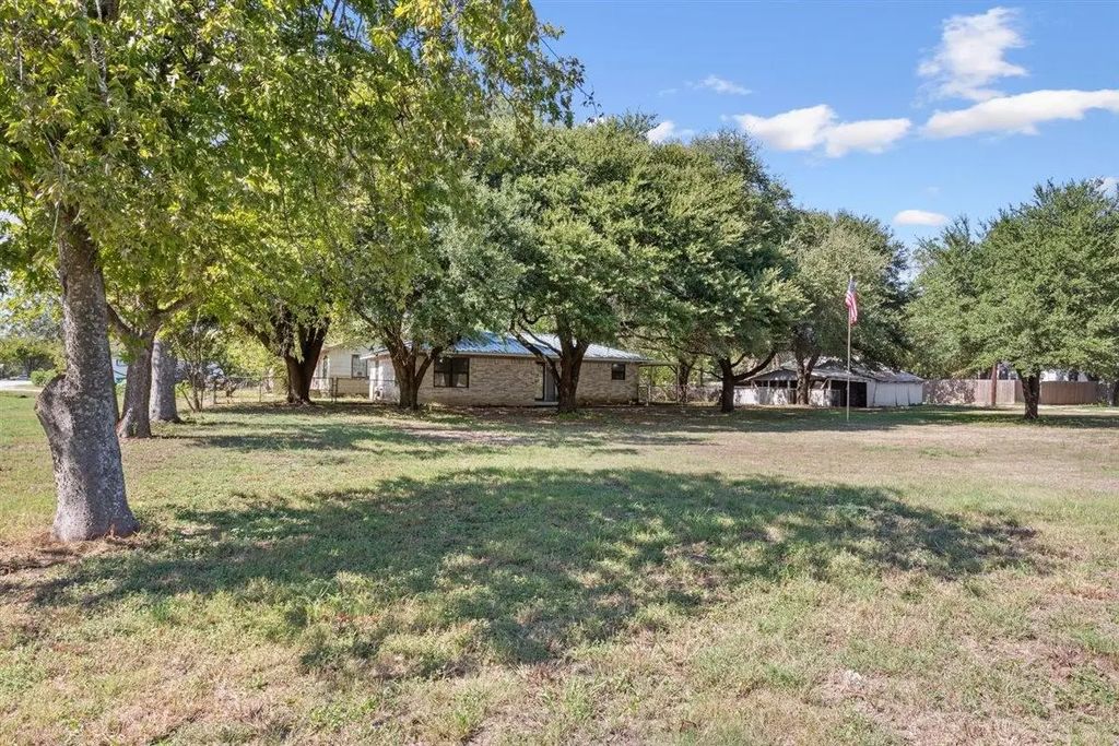 204 Ausborn Street, Bruceville Eddy
