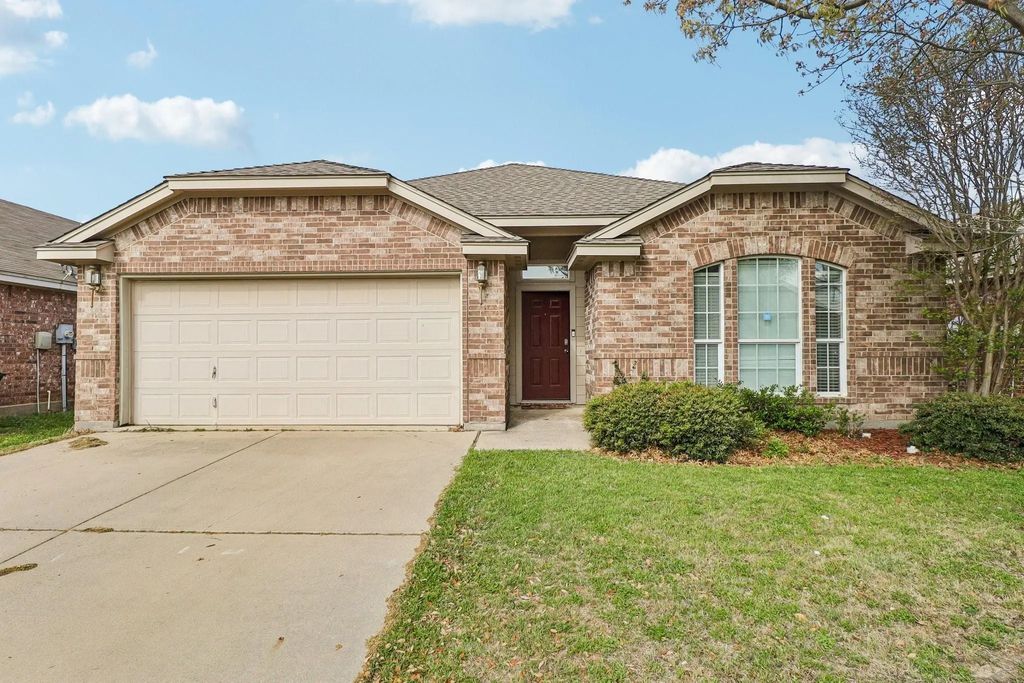 8221 Mule Deer Run, Fort Worth