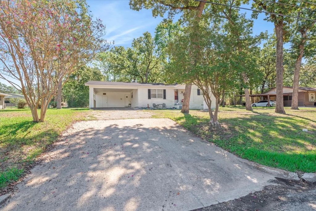 1310 Woodland Drive, Canton