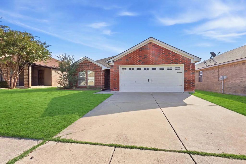 2325 Wakecrest Drive, Fort Worth
