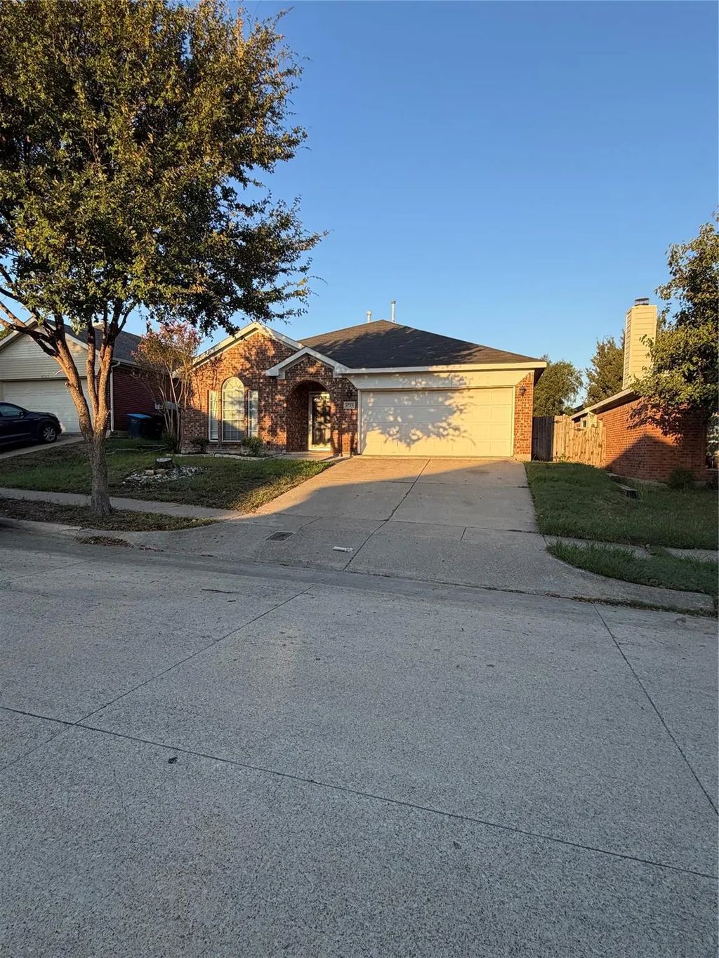 8729 Muir Drive, Fort Worth