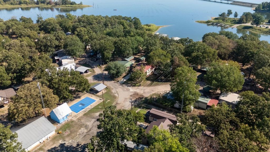 274 Private Road 7717, Emory