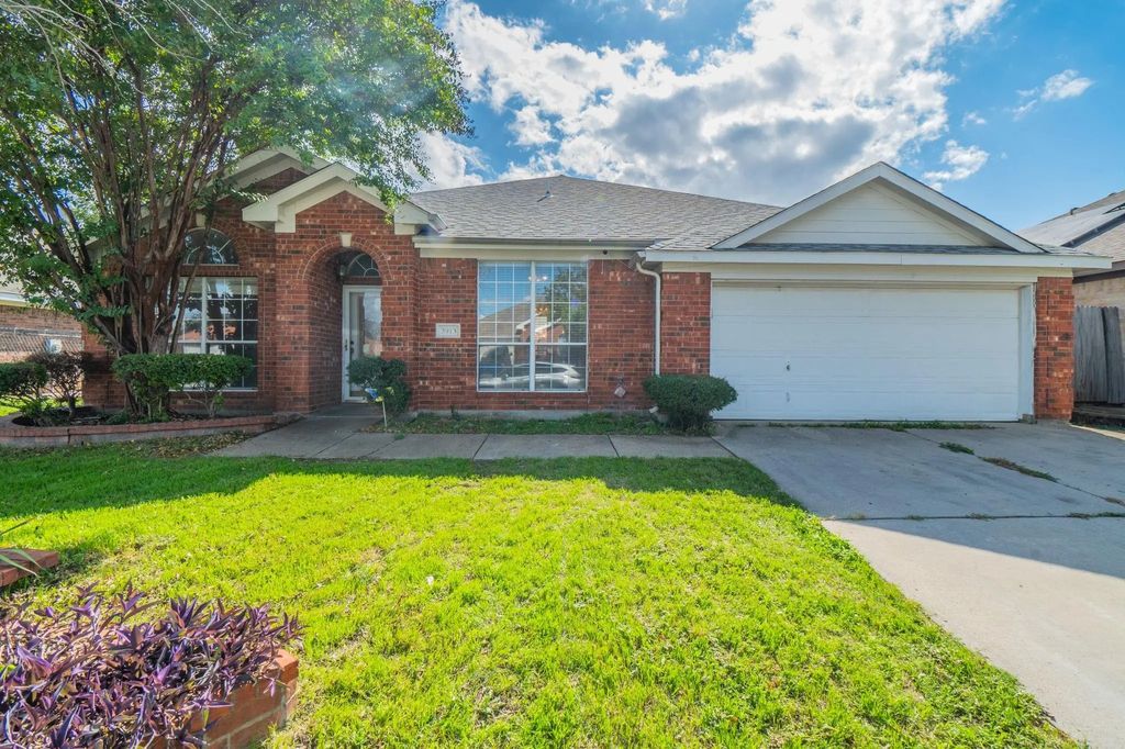 3913 Orlando Springs Drive, Fort Worth