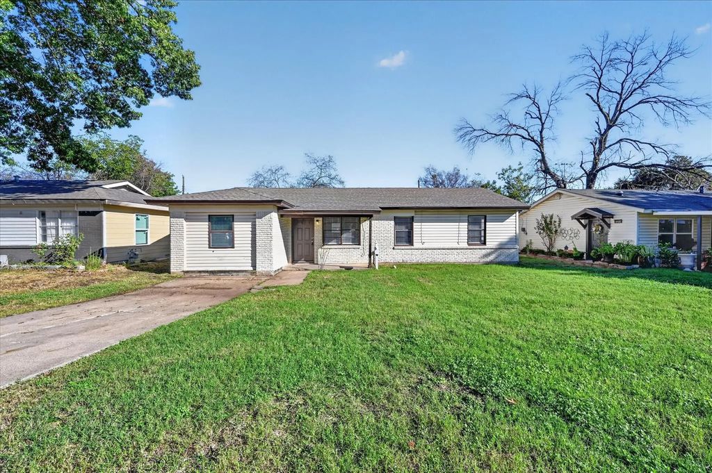 3921 Dana Drive, Haltom City