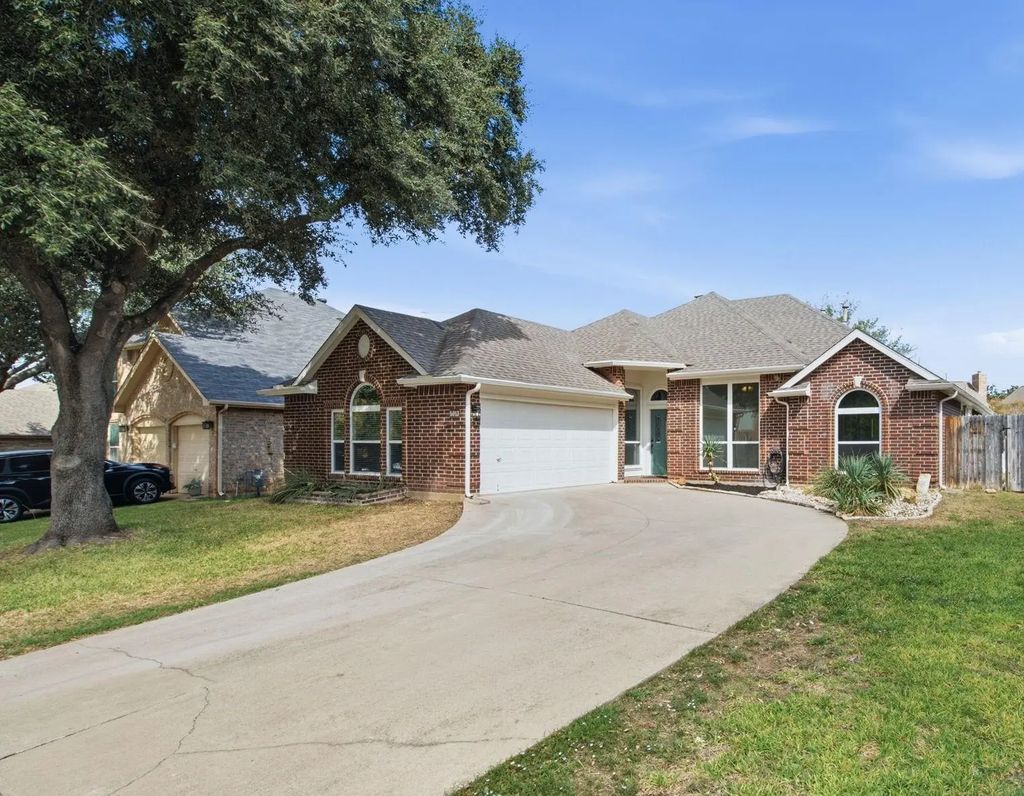 5013 Glen Springs, Fort Worth
