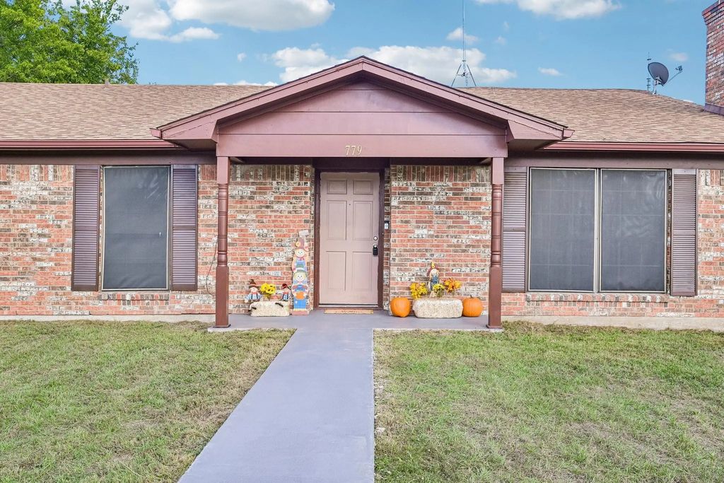 779 County Road 4123, Greenville