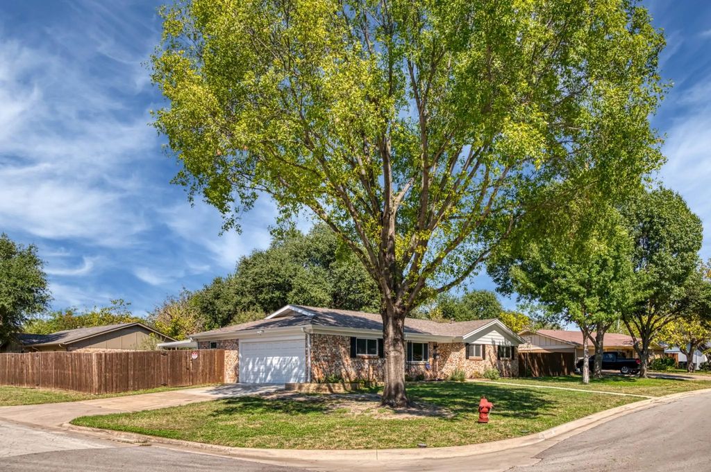 7601 Noreast Drive, North Richland Hills