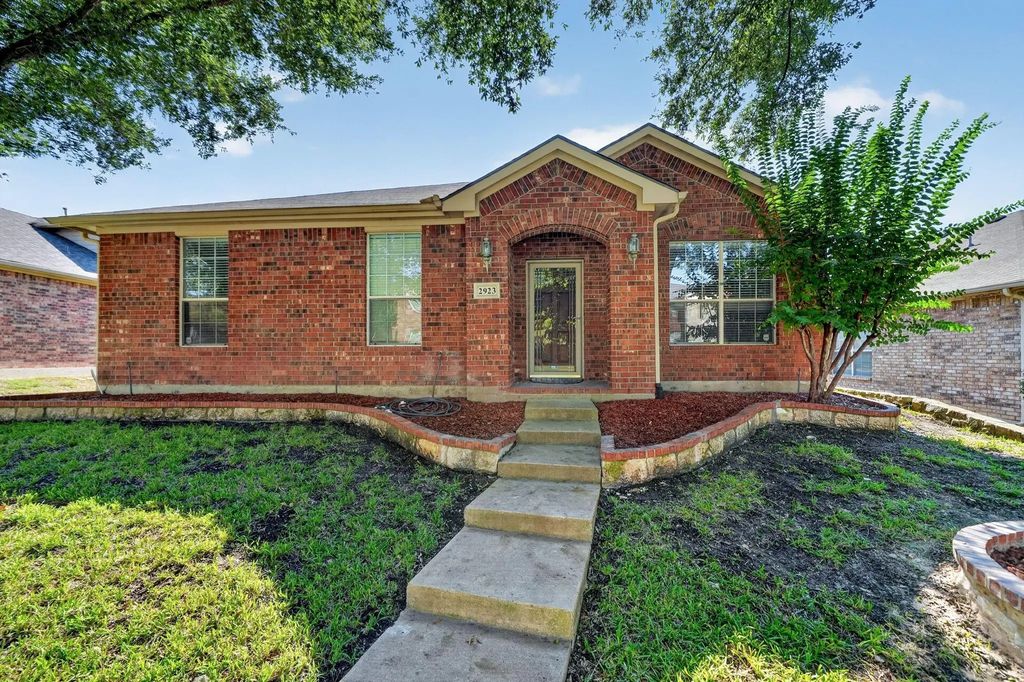 2923 Tangleglen Drive, Rockwall