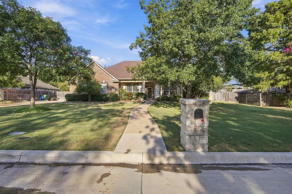 1909 Nancy Jane Circle, Garland