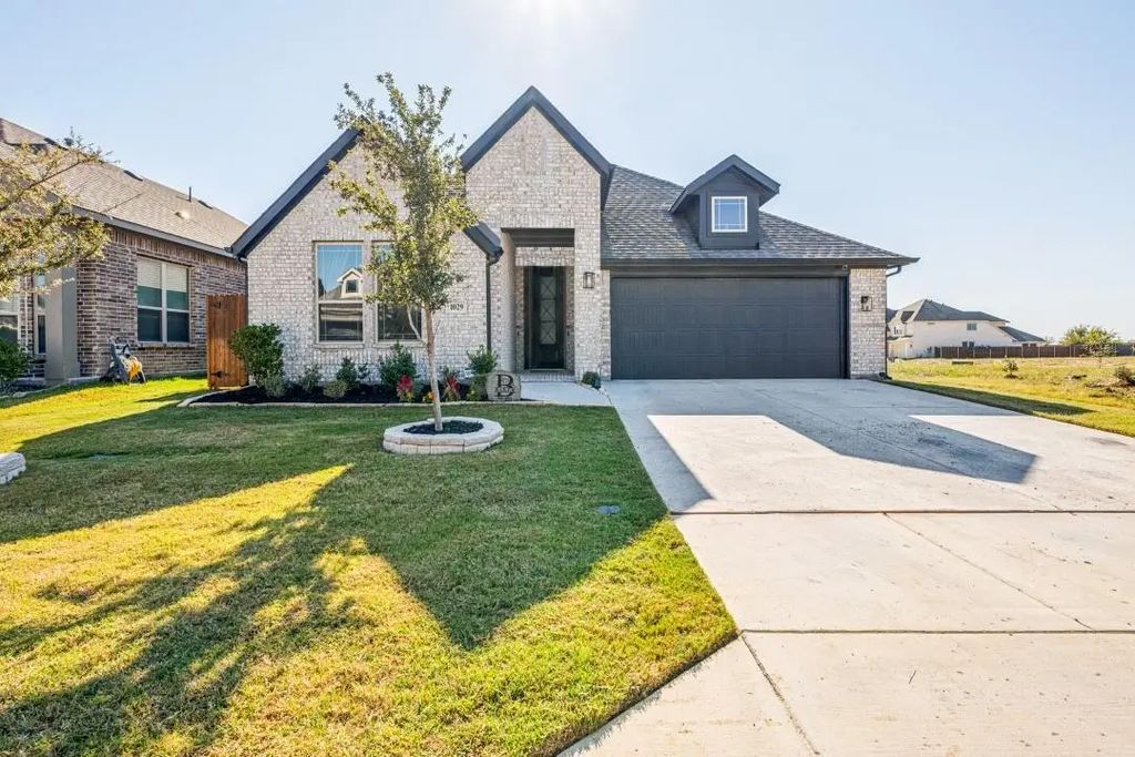1029 River Oaks Drive, Godley