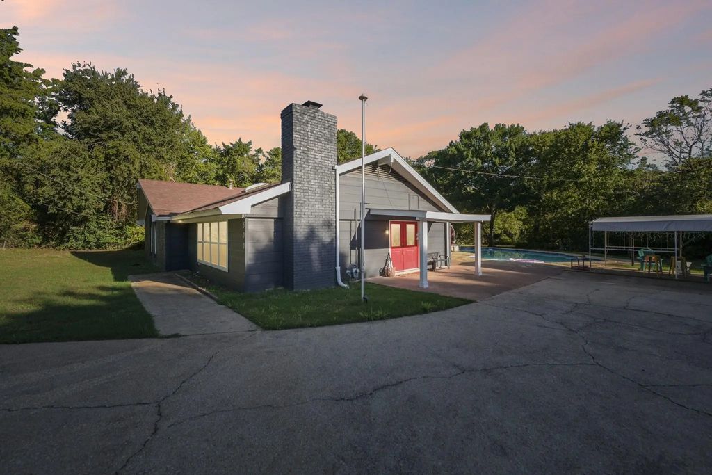 500 Spinner Road, DeSoto