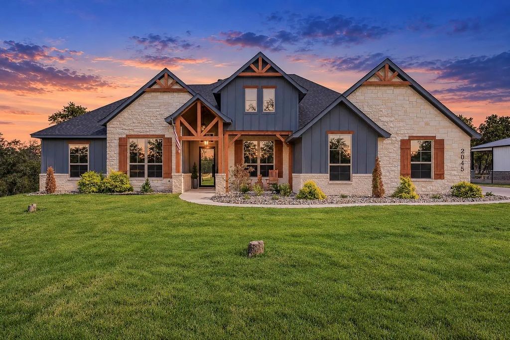 2045 Glenhollow Drive, Weatherford
