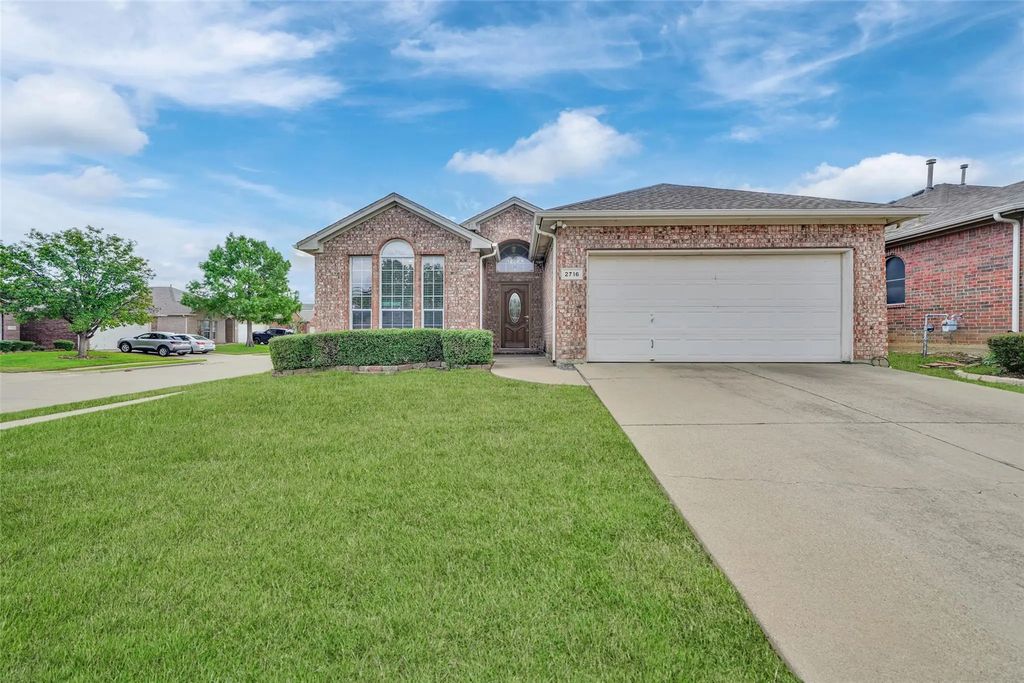 2716 Silver Hill Drive, Fort Worth