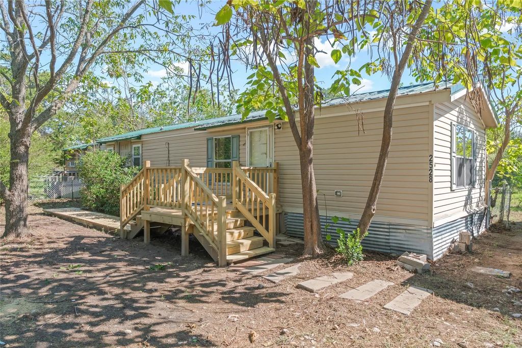 2528 Baywood Drive, Wills Point