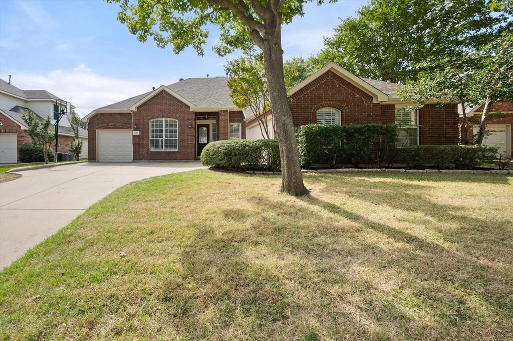 1102 Tanglewood Drive, Mansfield
