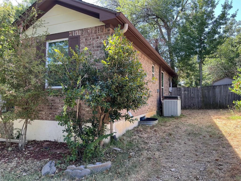 6118 Farmingdale Drive, Arlington