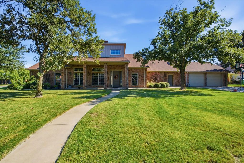 800 Cottonwood Court, Stephenville
