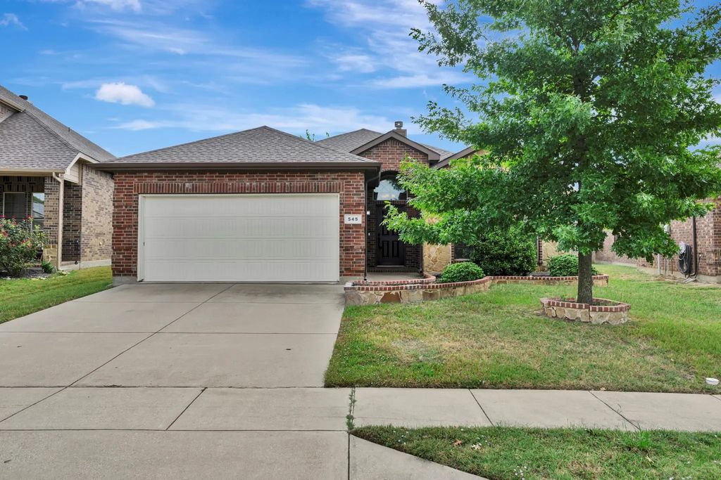 545 Wild Ivy Trail, Fort Worth