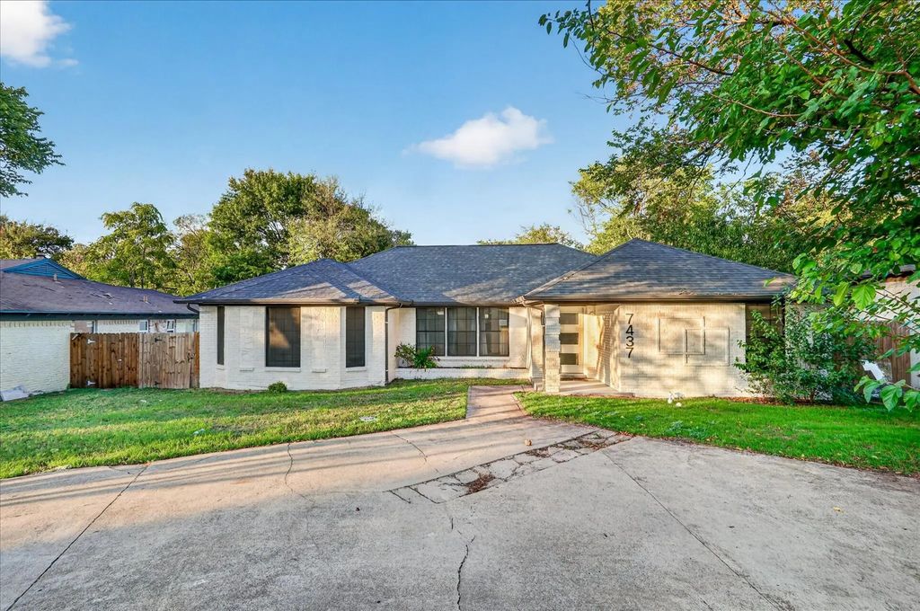 7437 Eccles Drive, Dallas