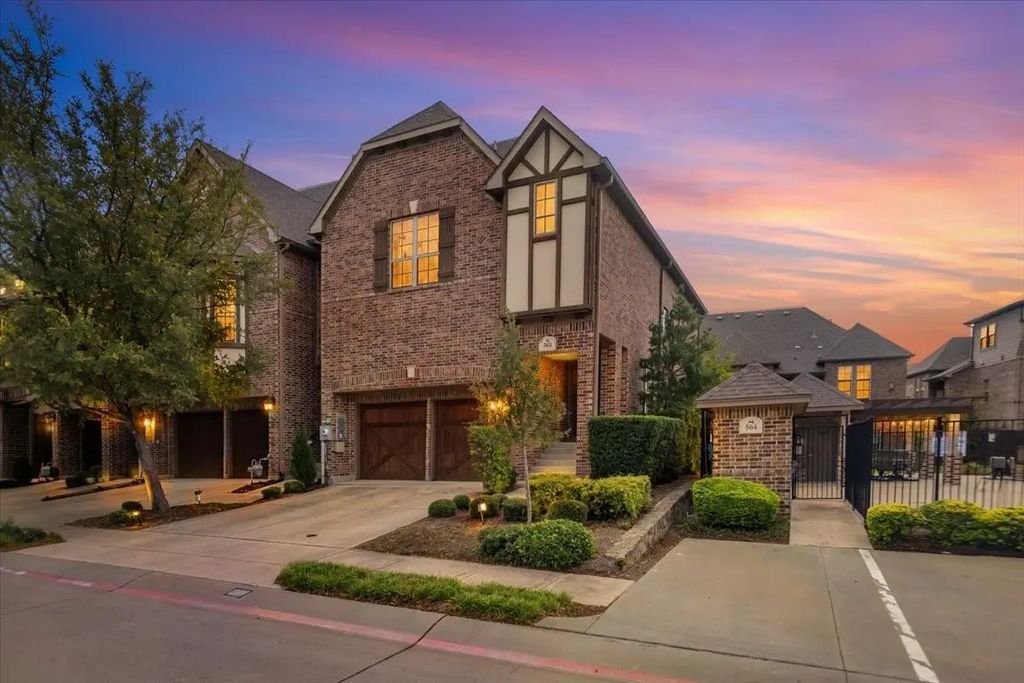 568 Hampshire Drive, Lewisville