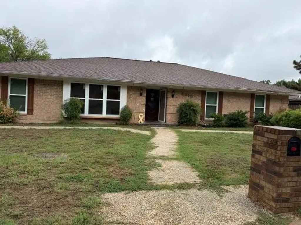 2905 Steeplechase Trail, Arlington