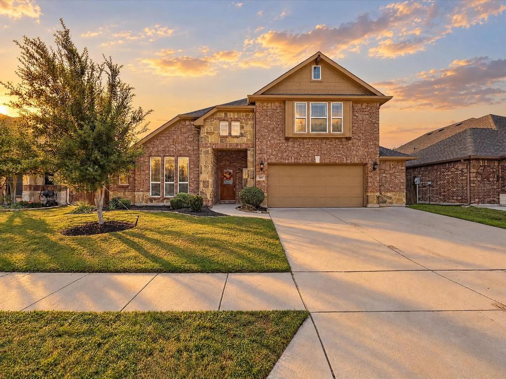 909 Longhorn Drive, Aubrey