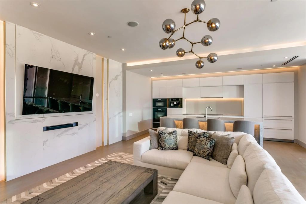 2408 Victory Park Lane 939, Dallas