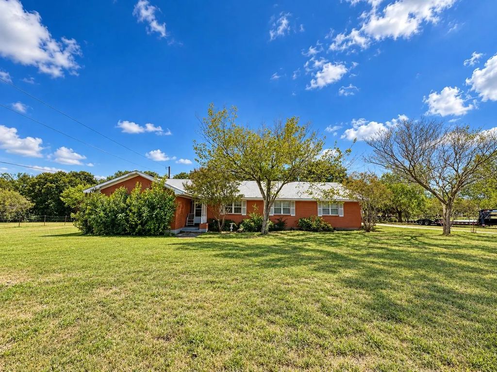 1105 Oak Drive, Flower Mound