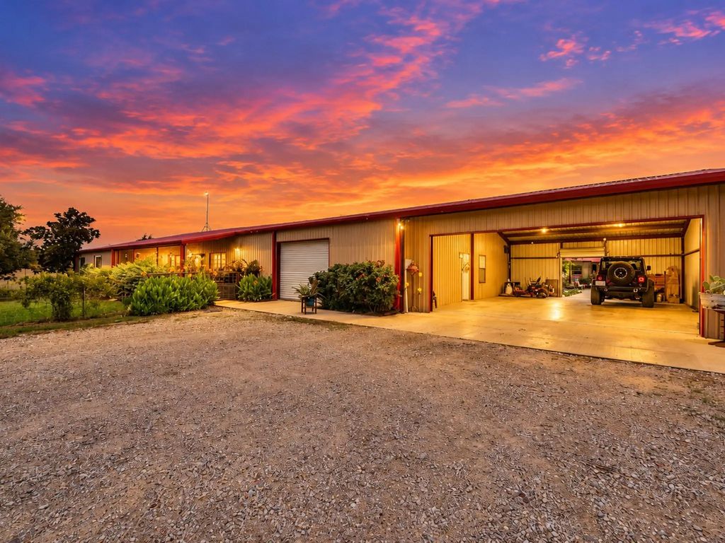 5801 County Road 4128, Scurry