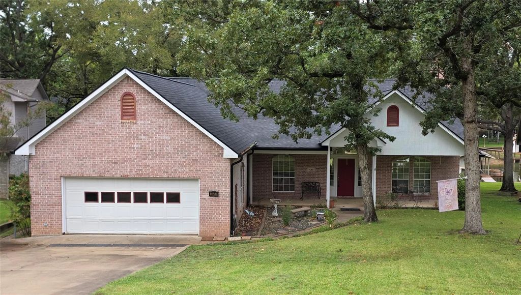 5488 Point Lavista, Malakoff
