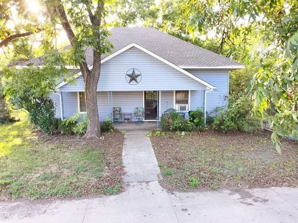 532 S Santa Fe Street, Wolfe City