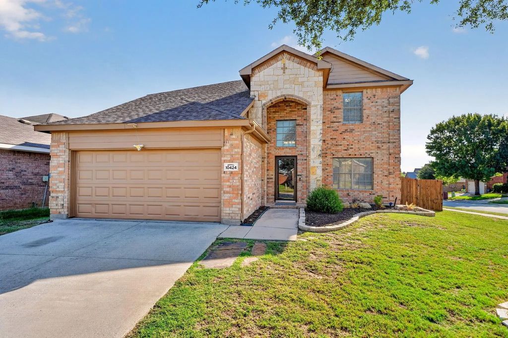 10424 Rising Knoll Lane, Fort Worth