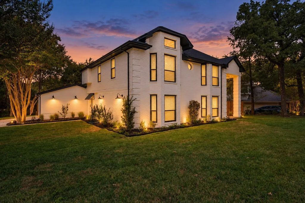 3812 Yachtclub Drive, Arlington