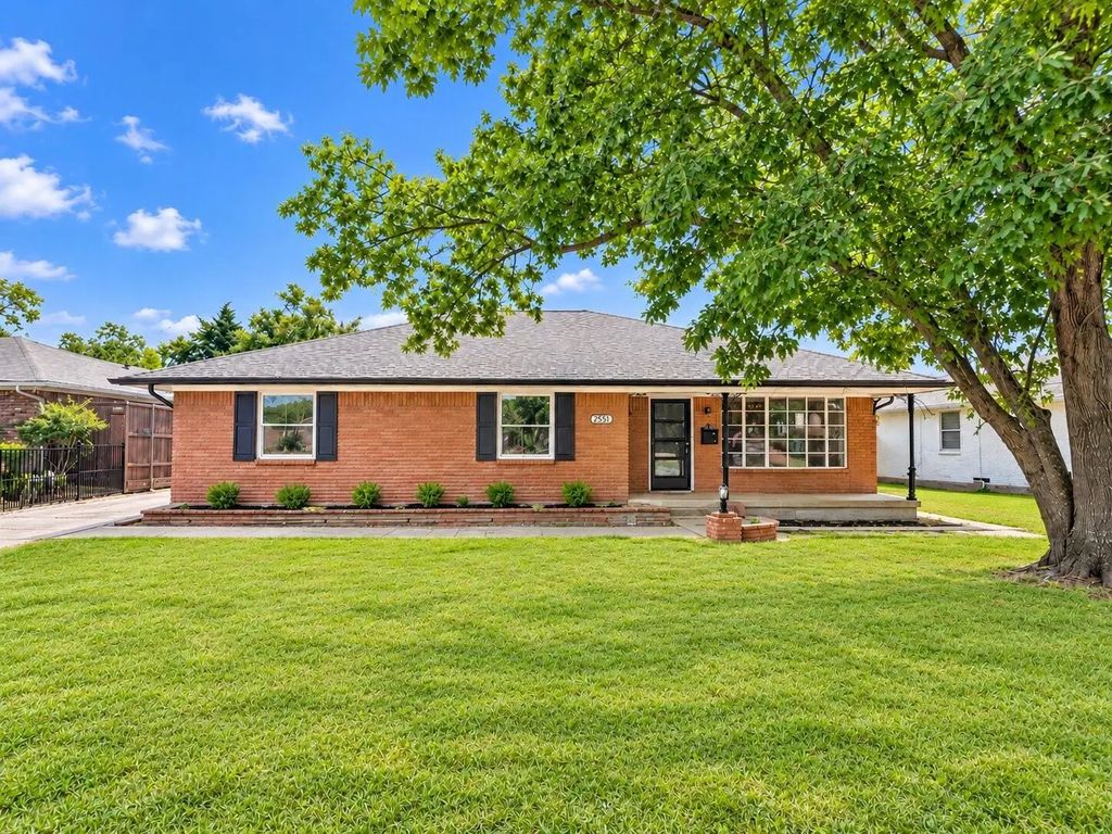 2551 Pinebluff Drive, Dallas