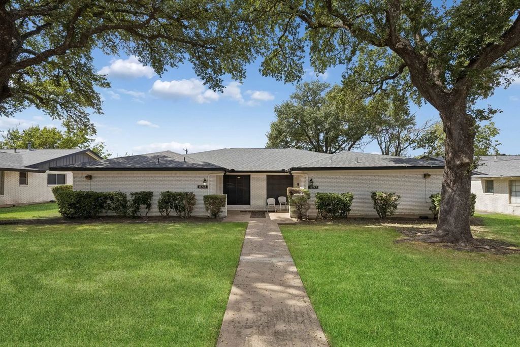 15745 El Estado Drive, Dallas