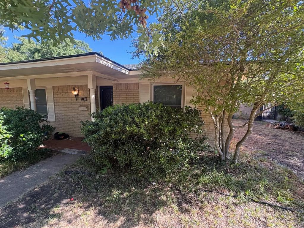 109 Auburn Street, Waxahachie