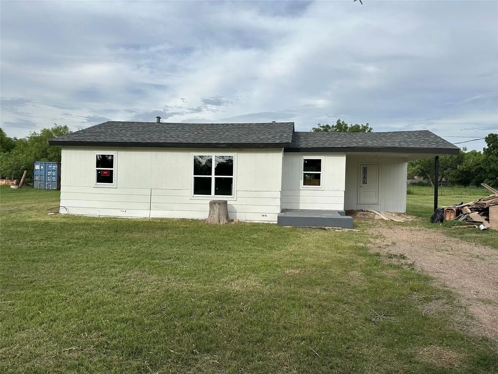 8910 County Road 109, Hamlin