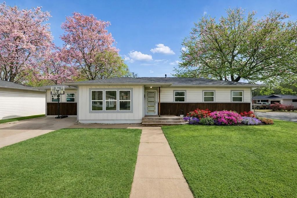 1401 N Highland Avenue, Sherman