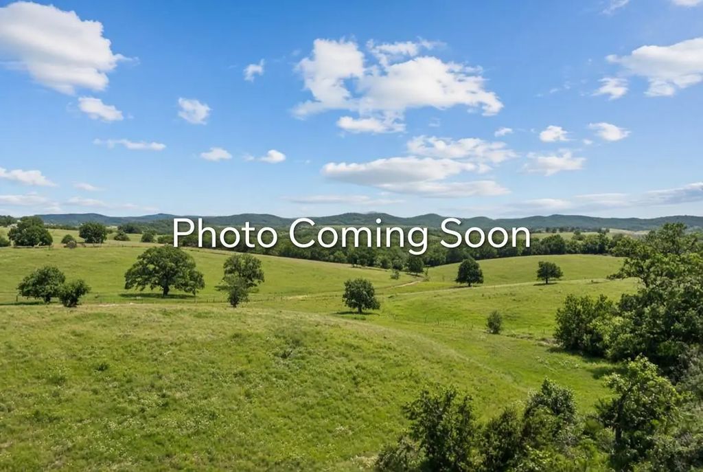 1180 County Road 1450, Bonham