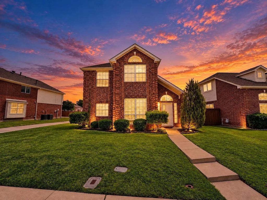 1402 Stone Canyon Way, Lewisville