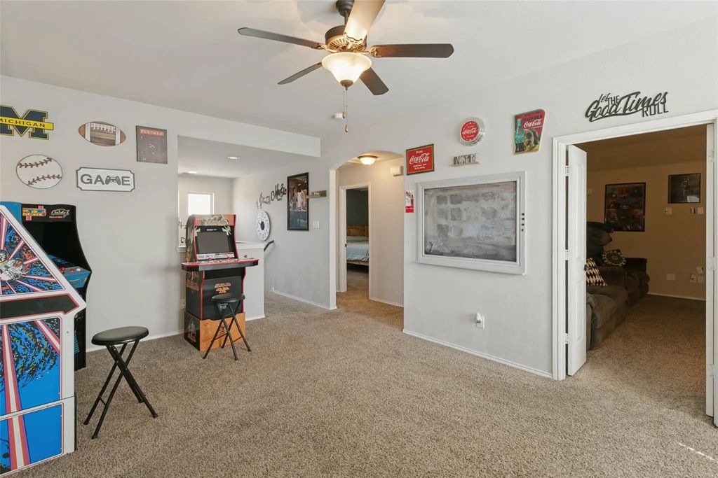 361 Coral Vine Lane, Fort Worth