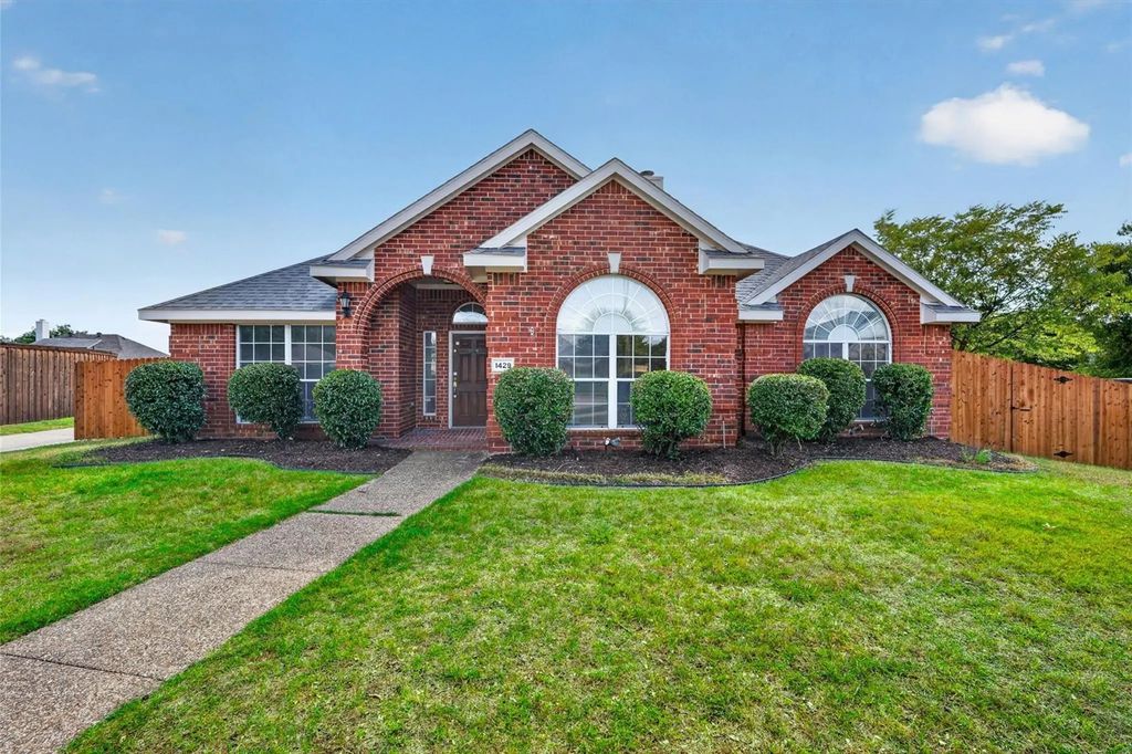 1429 Macrae Court, Allen