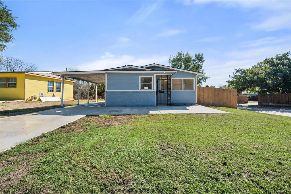 2313 Lucas Drive, Fort Worth