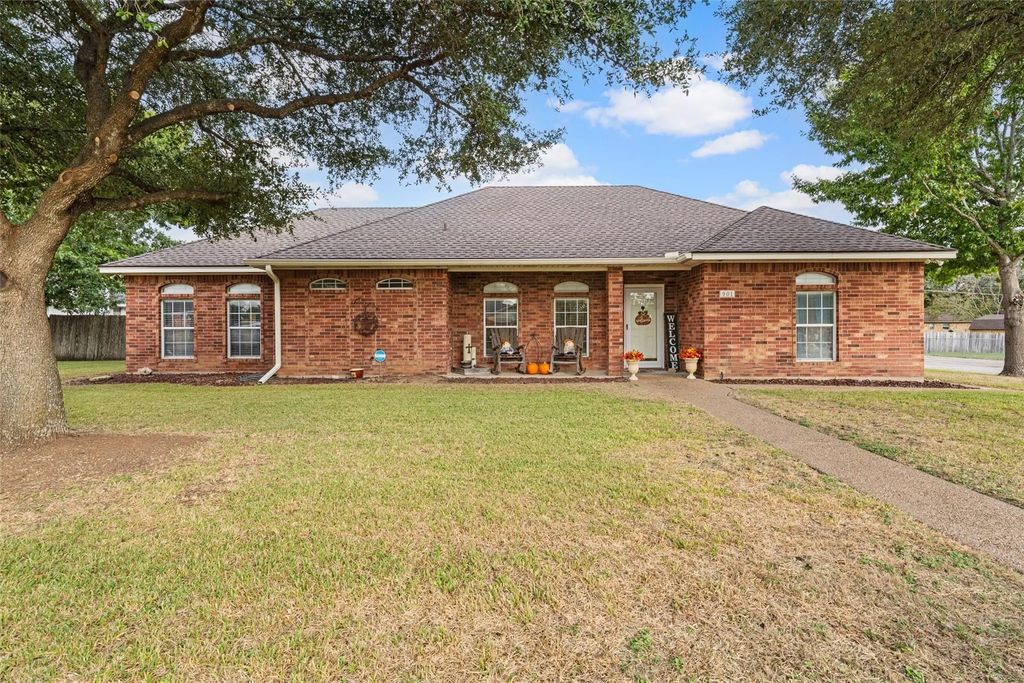 901 Dogwood Street, Robinson