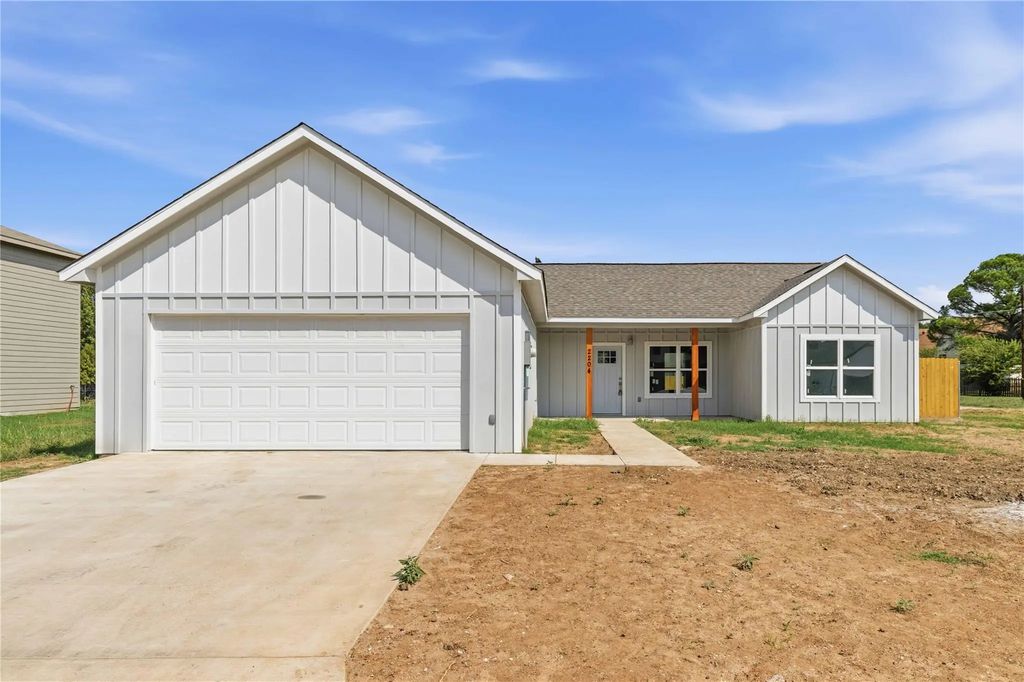 2204 Brooke Lane, Brownwood