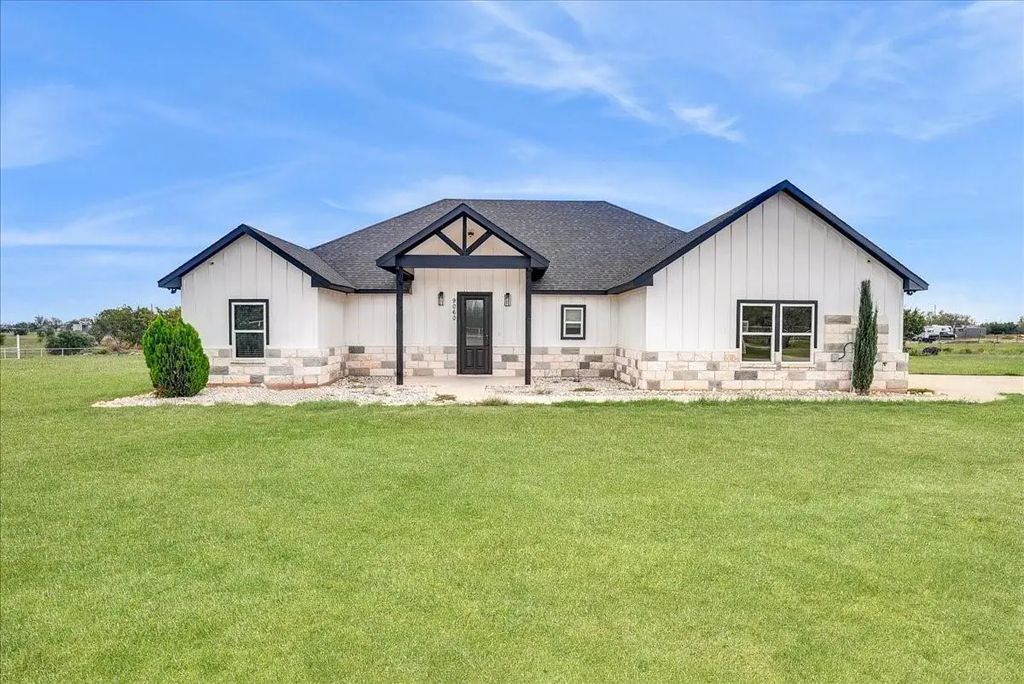 9060 Mitchell Bend Court, Granbury