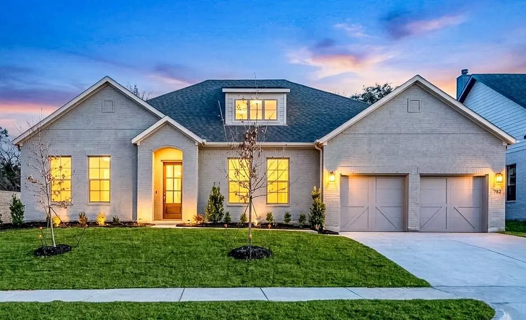 782 Sterling Drive, Benbrook